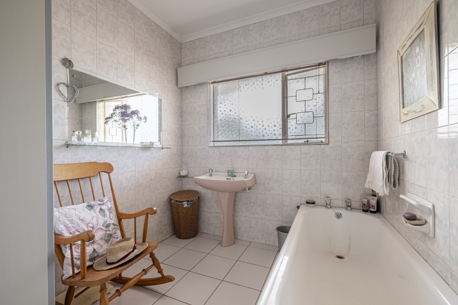 4 Bedroom Property for Sale in Sunridge Park Eastern Cape